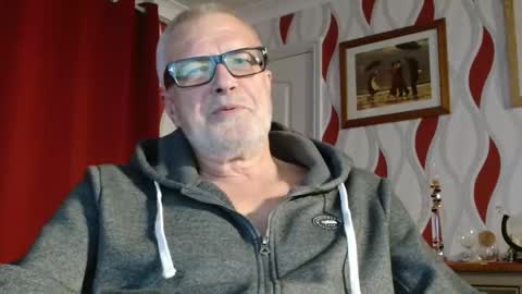 Brian ... online show from 10/09/25, 08:07