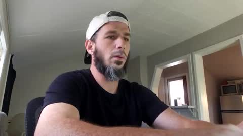 Snapshot of daddo1477 chatting on 10/30/25, 03:35 daddo1477 online show from 10/30/25, 03:35