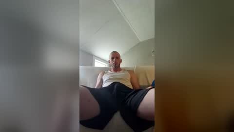 Snapshot of daddo1477 chatting on 08/02/26, 12:58 daddo1477 online show from 08/02/26, 12:58