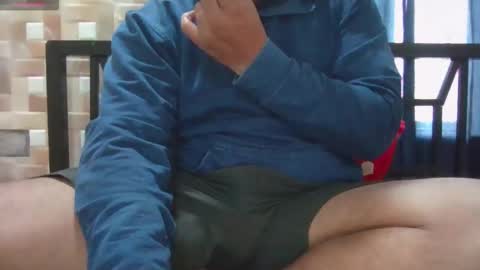 Snapshot of daddy_domm24 chatting on 12/18/25, 06:52 Daddy online show from 12/18/25, 06:52