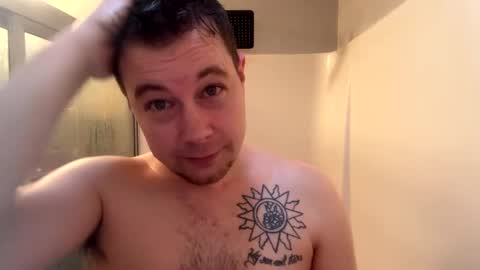 Snapshot of daddycam33 chatting on 02/27/25, 10:42 DaddyCam33 online show from 02/27/25, 10:42