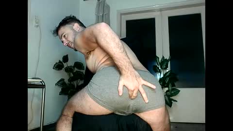 Snapshot of daddyfeet29 chatting on 09/30/25, 09:47 Greekboy28 online show from 09/30/25, 09:47
