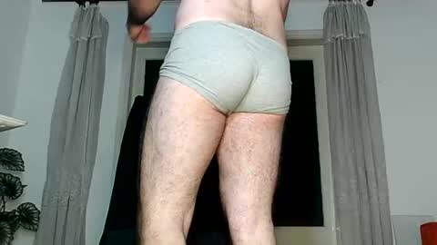 Snapshot of daddyfeet29 chatting on 10/22/25, 07:46 Greekboy28 online show from 10/22/25, 07:46