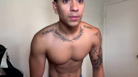 Snapshot of daddyfit95 chatting on 05/18/26, 04:57 daddyfit95 online show from 05/18/26, 04:57