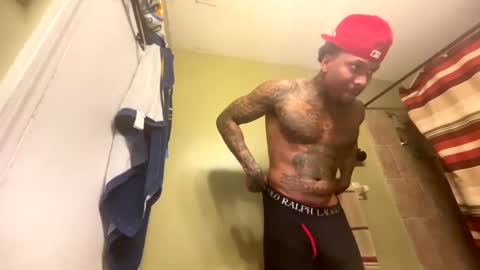 Snapshot of daddyjanimal chatting on 10/20/25, 04:46 sexy tatted king bbc online show from 10/20/25, 04:46