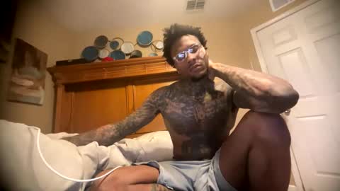 sexy tatted king bbc online show from 04/17/26, 01:19