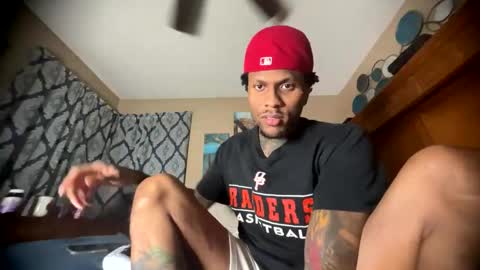 sexy tatted king bbc online show from 04/24/26, 02:36