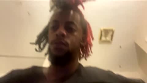 Snapshot of daddylongyk chatting on 12/01/25, 02:27 daddylongyk online show from 12/01/25, 02:27