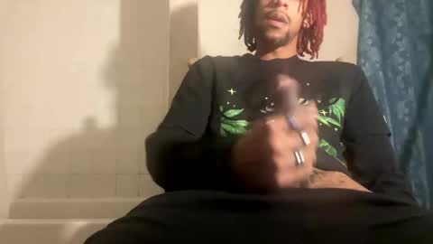 Snapshot of daddylongyk chatting on 12/15/25, 01:21 daddylongyk online show from 12/15/25, 01:21