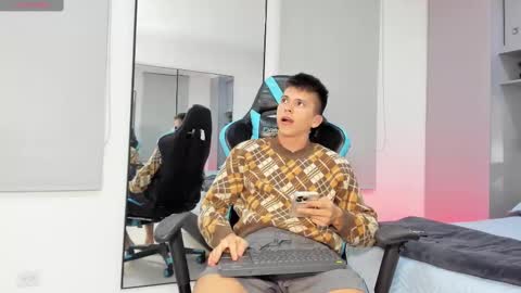 Snapshot of daddyrich4u chatting on 09/09/25, 02:33 daddyrich4u online show from 09/09/25, 02:33