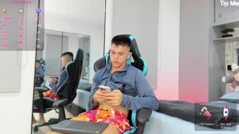 Snapshot of daddyrich4u chatting on 09/13/25, 01:38 daddyrich4u online show from 09/13/25, 01:38