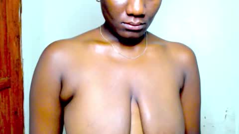 Snapshot of daddys_naughtyslut chatting on 11/14/25, 01:26 tee online show from 11/14/25, 01:26