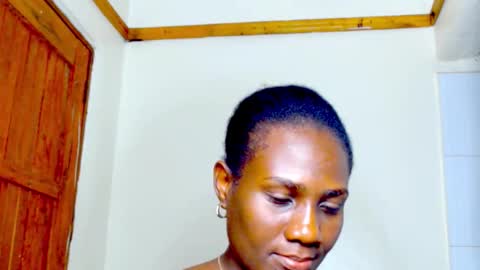 Snapshot of daddys_naughtyslut chatting on 11/22/25, 12:09 tee online show from 11/22/25, 12:09