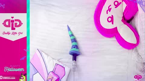 Snapshot of daddyslittlegirl01 chatting on 10/30/25, 12:34 Im Andrea Nice to see you here I love patterns soo much online show from 10/30/25, 12:34