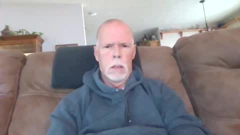 Snapshot of daddysmk chatting on 10/17/25, 03:03 daddysmk online show from 10/17/25, 03:03