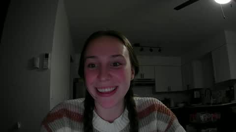 Snapshot of daddysssgoodgirl chatting on 11/28/25, 05:43 daddys good girl online show from 11/28/25, 05:43