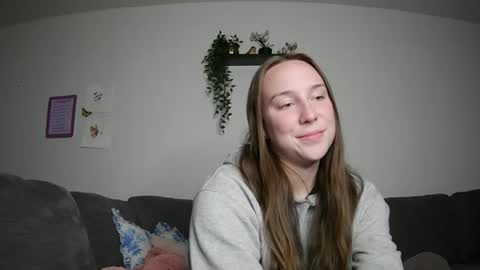 Snapshot of daddysssgoodgirl chatting on 05/18/26, 01:06 daddys good girl online show from 05/18/26, 01:06