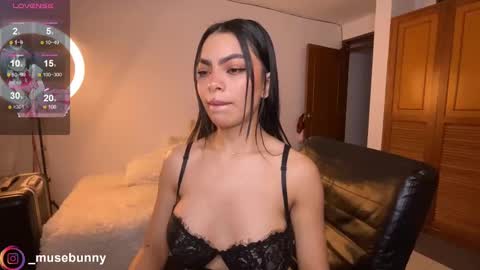 Snapshot of daddysweeeetbody chatting on 10/07/25, 02:09 Sophie online show from 10/07/25, 02:09