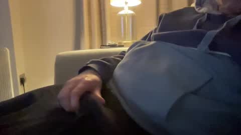 Snapshot of daddyxlaf chatting on 02/20/25, 10:04 alphaa1ex online show from 02/20/25, 10:04