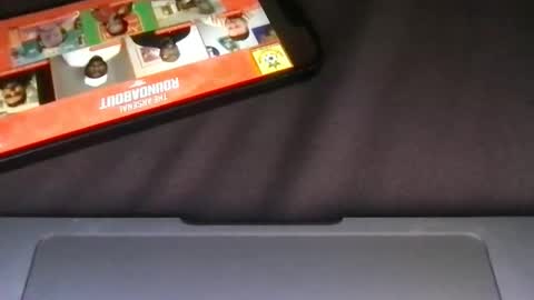 Snapshot of dadsblk chatting on 12/18/25, 05:41 D online show from 12/18/25, 05:41