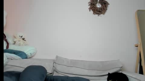 Snapshot of daenery_ chatting on 01/13/25, 03:23 daenery_ online show from 01/13/25, 03:23