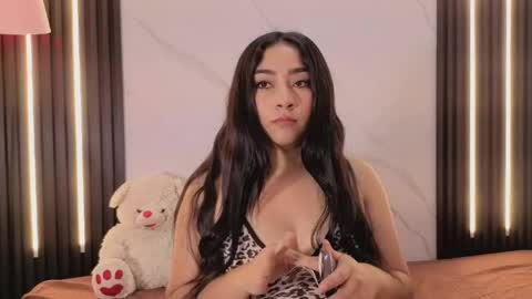 daeneryssnow_ online show from 05/18/26, 01:50