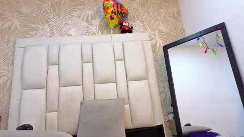 daffnelewis online show from 02/09/26, 11:25