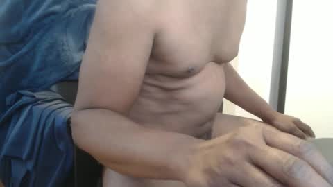 Snapshot of daffyduck71 chatting on 12/05/25, 02:14 daffyduck71 online show from 12/05/25, 02:14