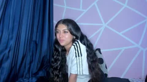 Snapshot of dafna_and_chriss chatting on 12/22/25, 01:35 dafna lorens online show from 12/22/25, 01:35