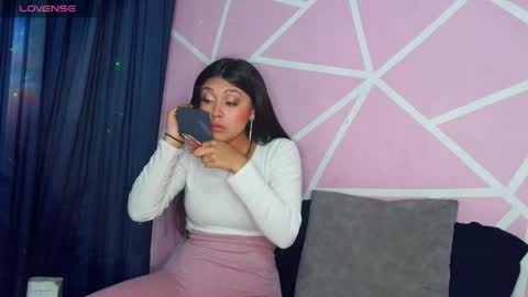 dafna lorens  online show from 05/08/26, 02:28