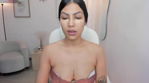 Snapshot of dafne_hills chatting on 11/04/25, 07:02 Dafne online show from 11/04/25, 07:02