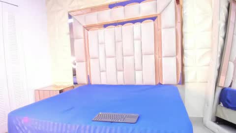 Dafnee online show from 10/26/25, 12:22