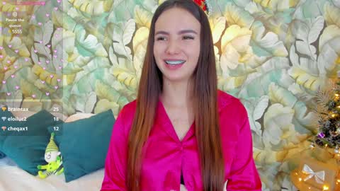 Snapshot of dafnevega chatting on 12/26/24, 07:49 Dafne  online show from 12/26/24, 07:49