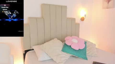 Dafne  online show from 10/28/25, 01:03