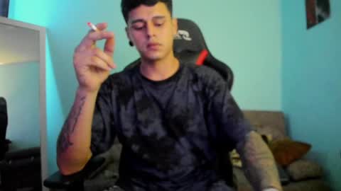 Snapshot of dage_19 chatting on 12/18/24, 03:58 my name is Jhon and I live in colombia online show from 12/18/24, 03:58