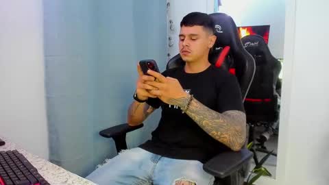 Snapshot of dage_19 chatting on 10/21/25, 05:19 my name is Jhon and I live in colombia online show from 10/21/25, 05:19