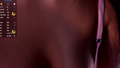 Snapshot of dahiana_cute_ chatting on 12/19/24, 05:29 Dahiana online show from 12/19/24, 05:29