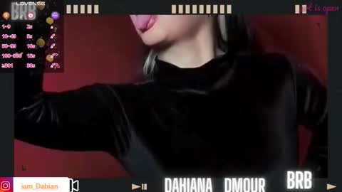 Dahiana  online show from 11/29/25, 11:24