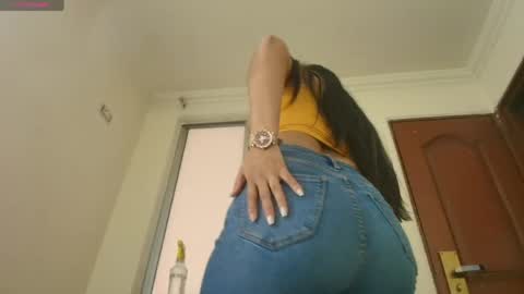 Dahiana  online show from 04/05/26, 02:58