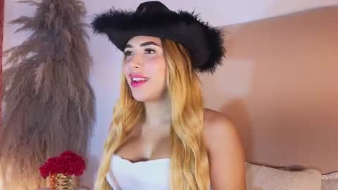 Snapshot of dahiana_prenss chatting on 10/30/25, 08:42 Dahiana online show from 10/30/25, 08:42