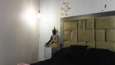 Dahiana online show from 10/24/25, 10:22