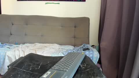 dahianna_27 online show from 01/15/25, 08:58