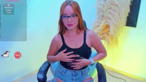 Snapshot of dahlia_rossi chatting on 12/05/25, 05:38 Dahlia online show from 12/05/25, 05:38