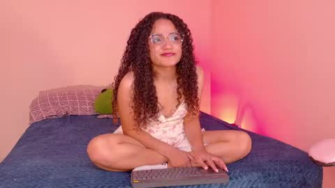 Snapshot of dahliabrowniee chatting on 06/07/26, 03:21 Dahli online show from 06/07/26, 03:21