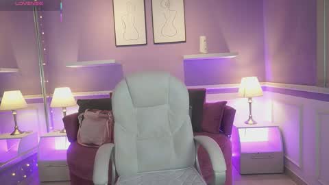 Dahlia Grey online show from 10/10/25, 11:42