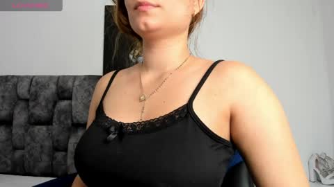 Snapshot of dahnna_squirt chatting on 05/26/26, 02:51 Dahana online show from 05/26/26, 02:51