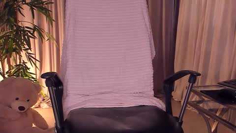 Deea  online show from 09/30/25, 07:02