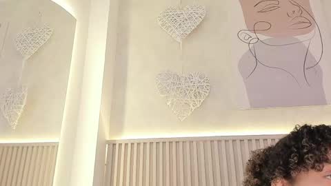 Snapshot of daiana_curly chatting on 04/19/26, 07:38 Daiana online show from 04/19/26, 07:38