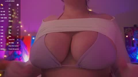 Snapshot of daien_halpert chatting on 02/25/26, 10:19 Cute DianaOnline mostly at 8pm-0000 am UK TimeTuesday and Wednesday off online show from 02/25/26, 10:19