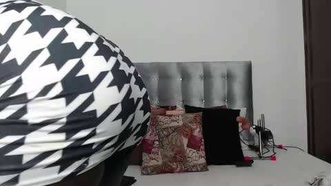 Daiisha.. online show from 10/16/25, 07:26